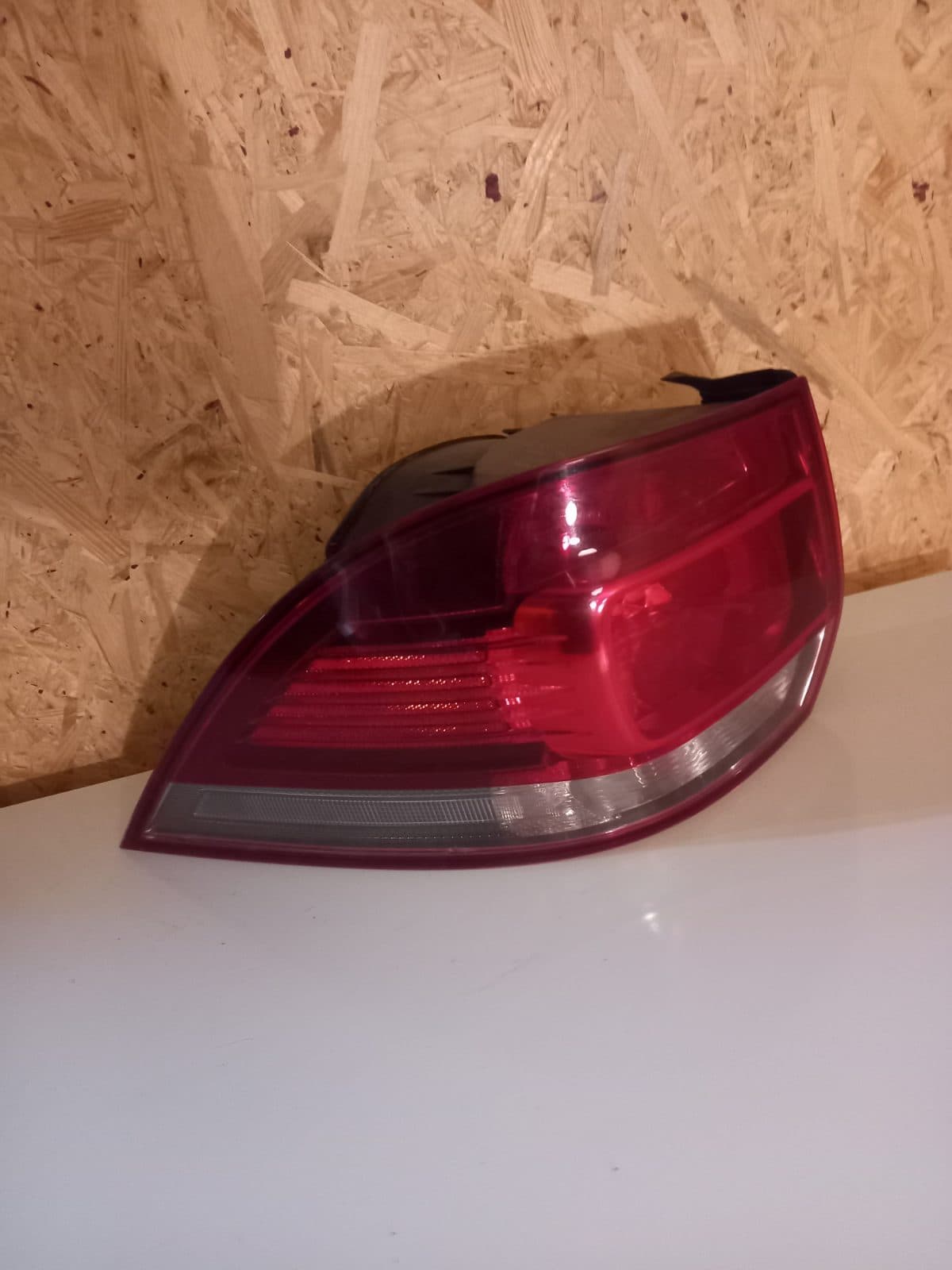 1K9945095G Vw Golf 6 levé zadní světlo kombi. Pěkný stav.