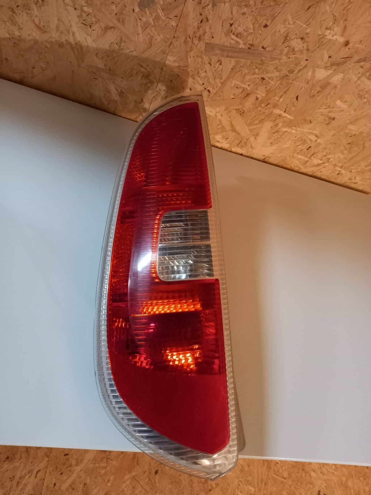 5J7945095 Škoda Roomster levé zadní světlo