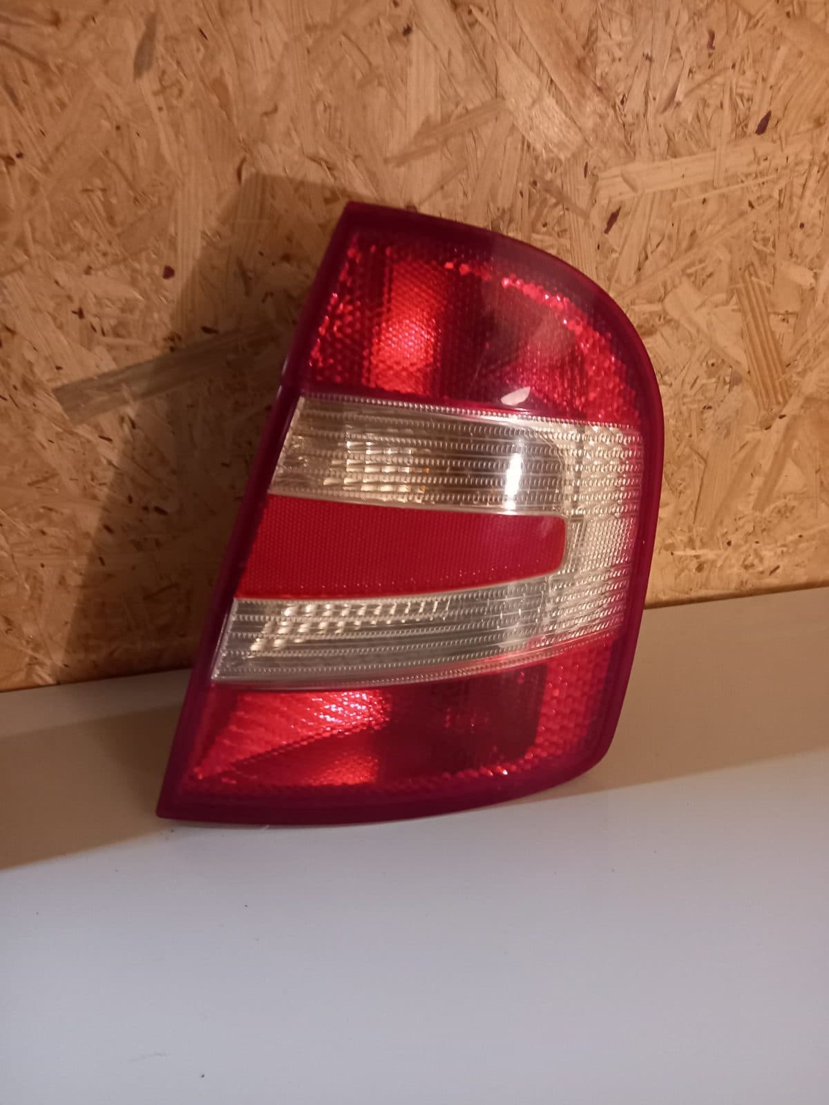 6Y6945096D Škoda Fabia 1 zadní pravé světlo facelift