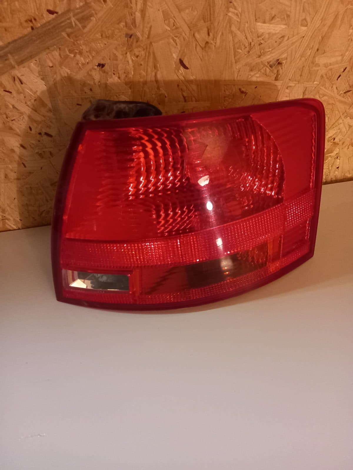 8E9945096C Audi A4 B7 pravé zadní světlo.Avant.