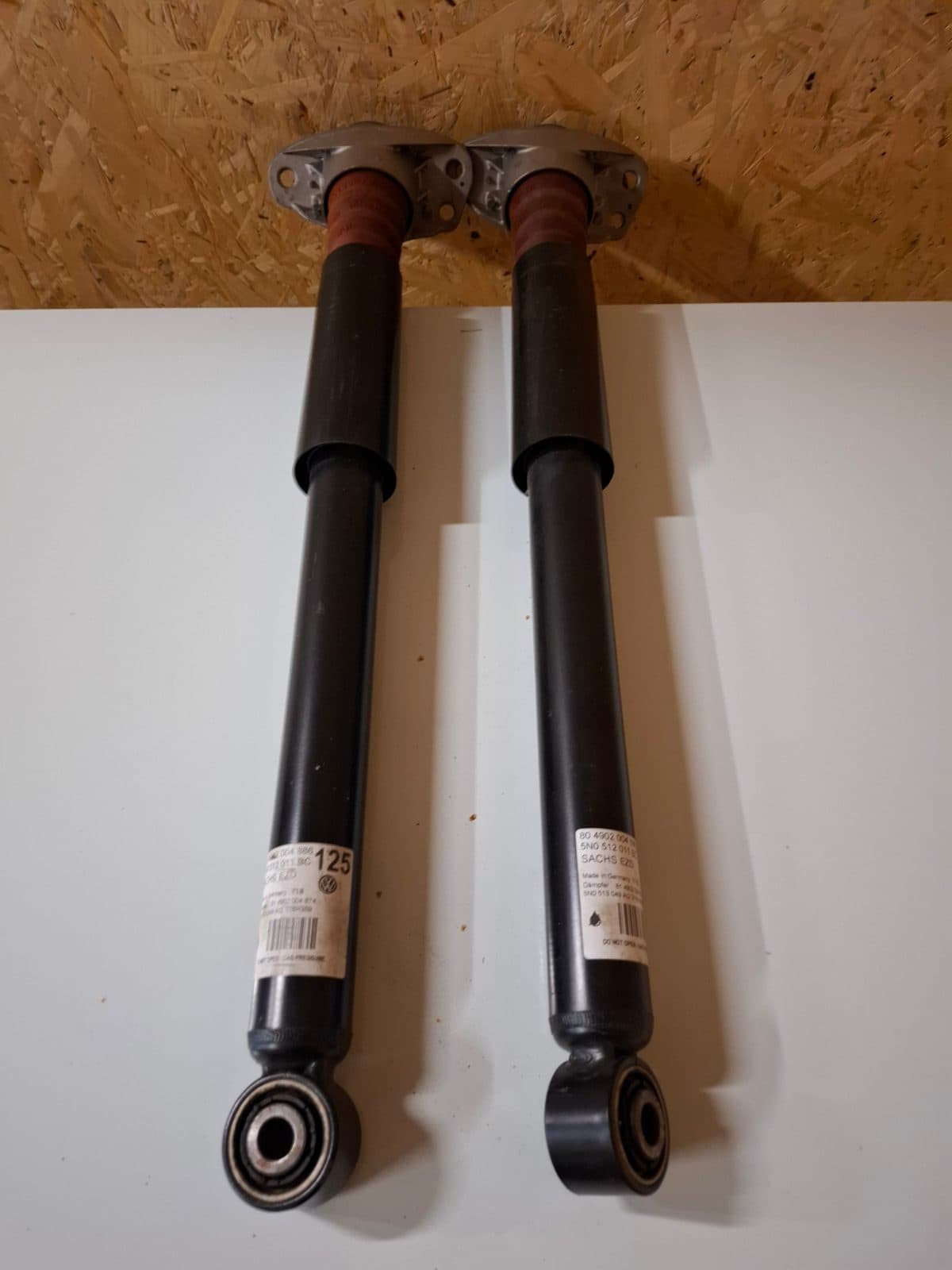 5N0513049AQ Vw Tiguan I Zadní Tlumiče