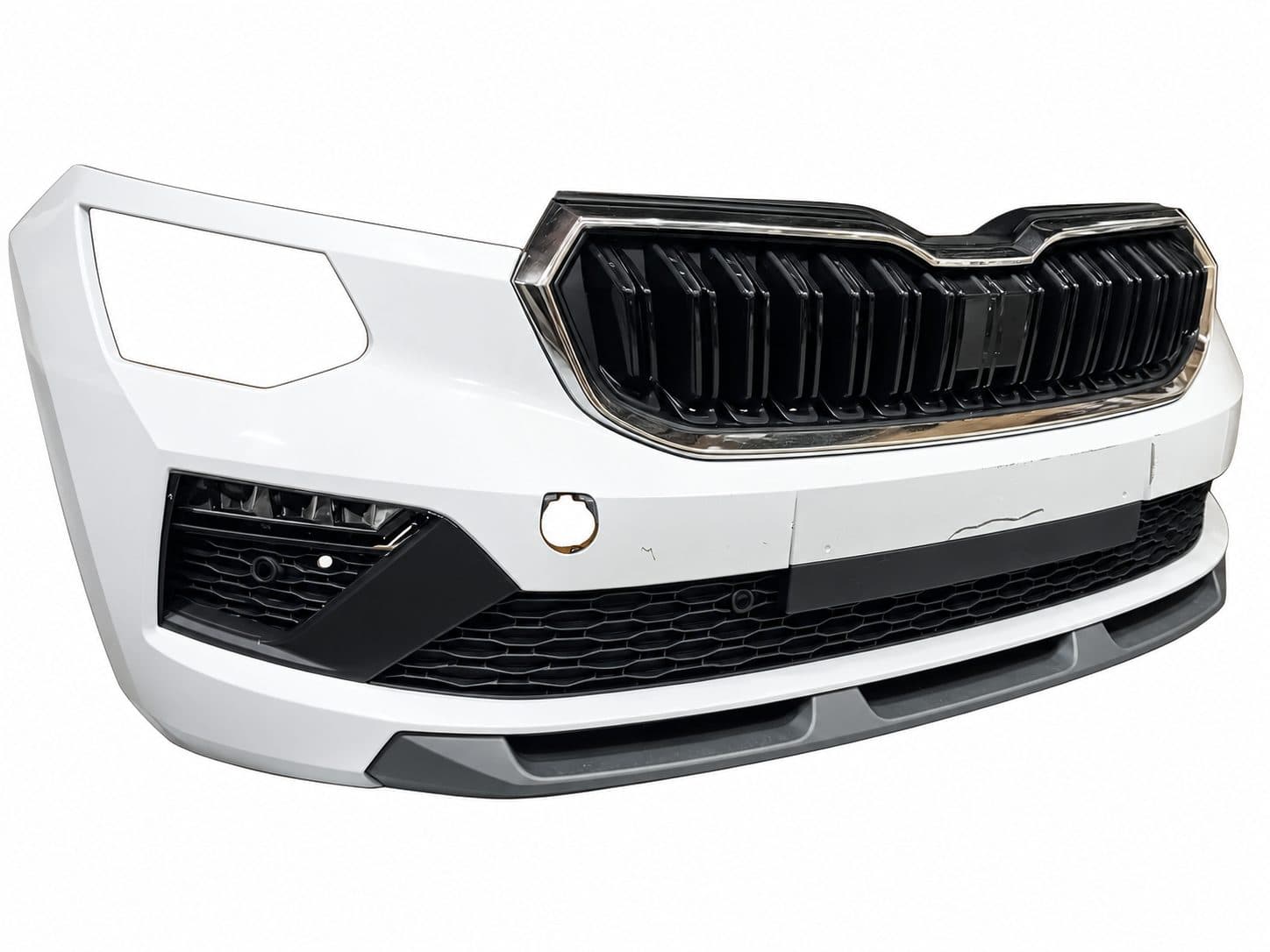 658807221D Škoda Kamiq Facelift přední nárazník. Radar,maska,výplně, spojler,mlhovky, 4x PDC. Bílá barva.